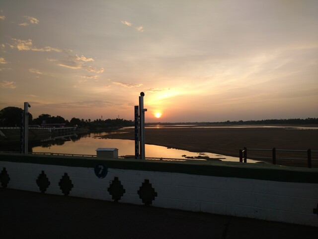 Kallanai-sunset-21-aug-640px.jpg